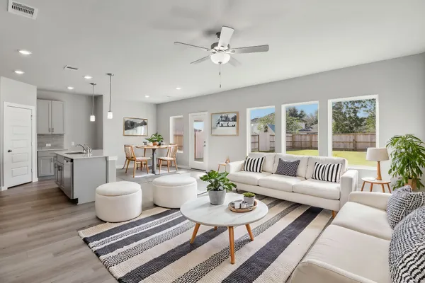 $300,880 | 2046 West Darlington Oak Court, Conroe, TX 77304