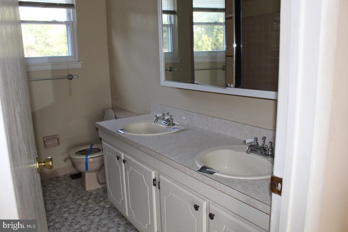 261 Champion Way Sewell, NJ 08080 - Photo 21 of 37