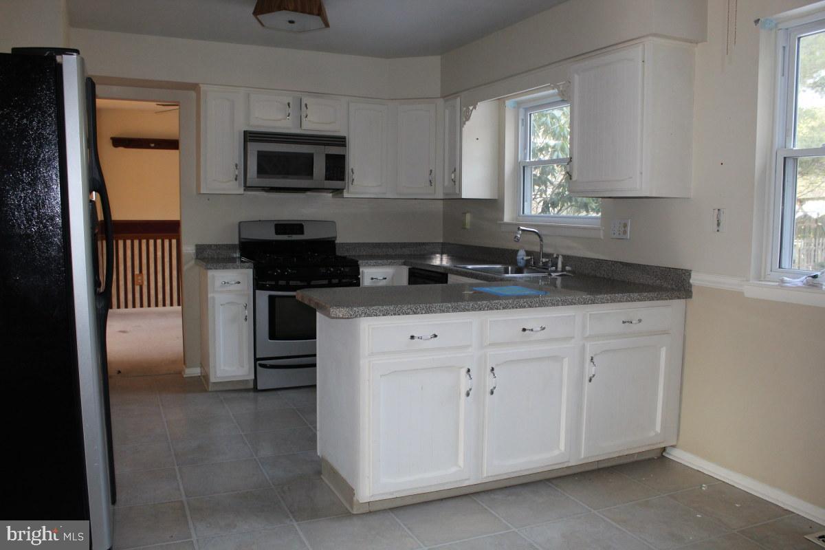 261 Champion Way Sewell, NJ 08080 - Photo 5 of 37