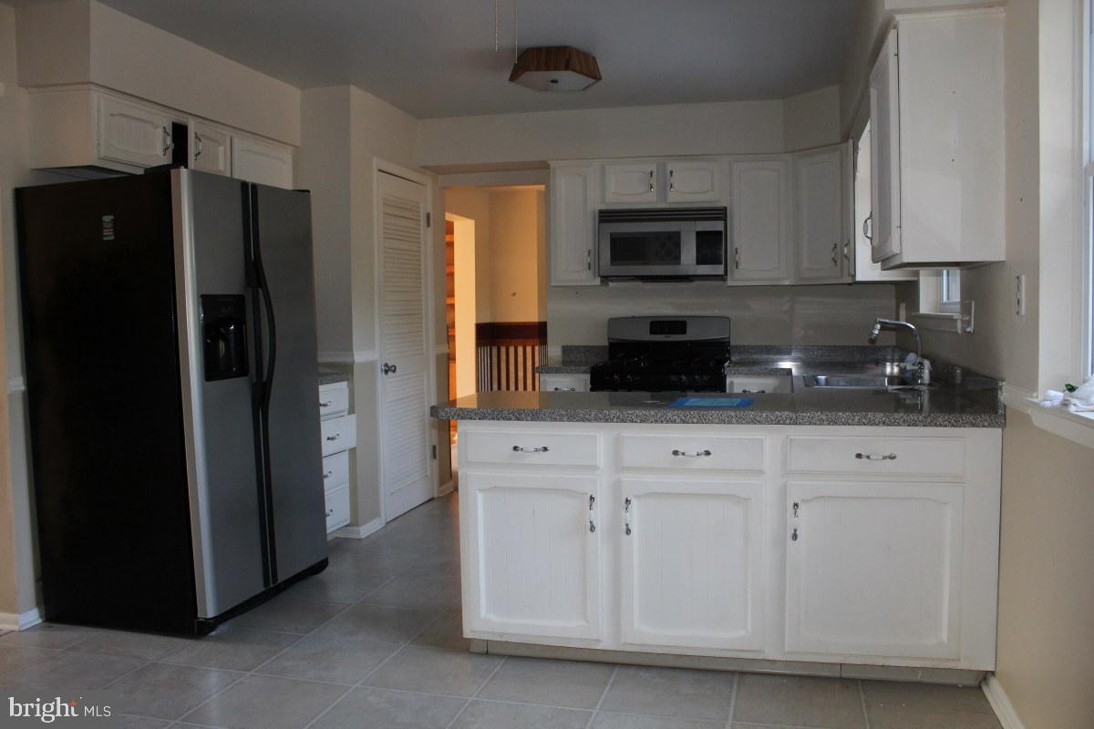261 Champion Way Sewell, NJ 08080 - Photo 6 of 37