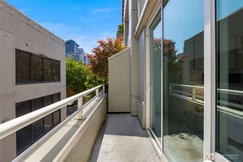 $410,000 | 2600 2nd Avenue, Unit 302, Seattle, WA 98121