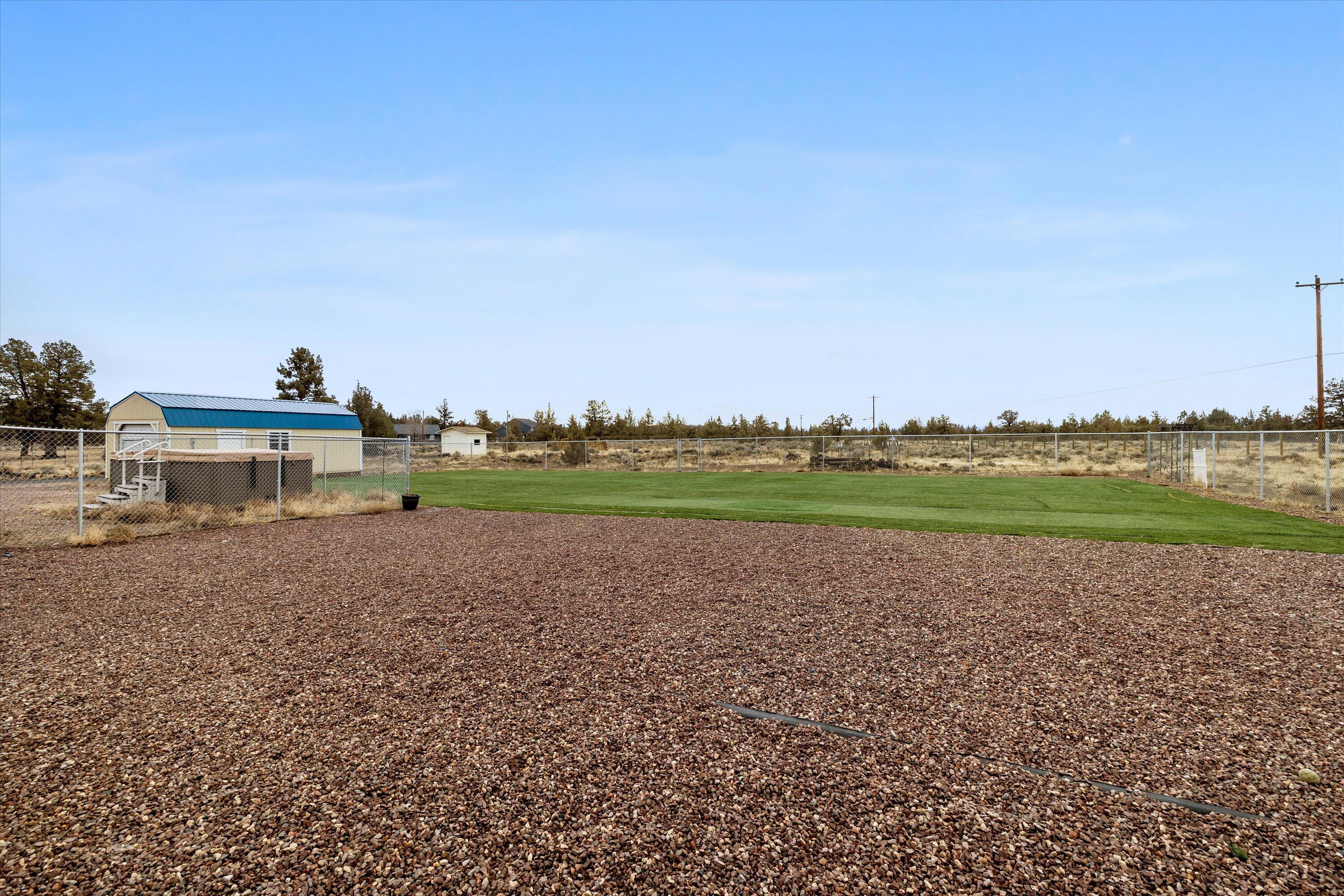 63042 Deschutes Road Bend, OR 97701 - Photo 46 of 58 Backyard