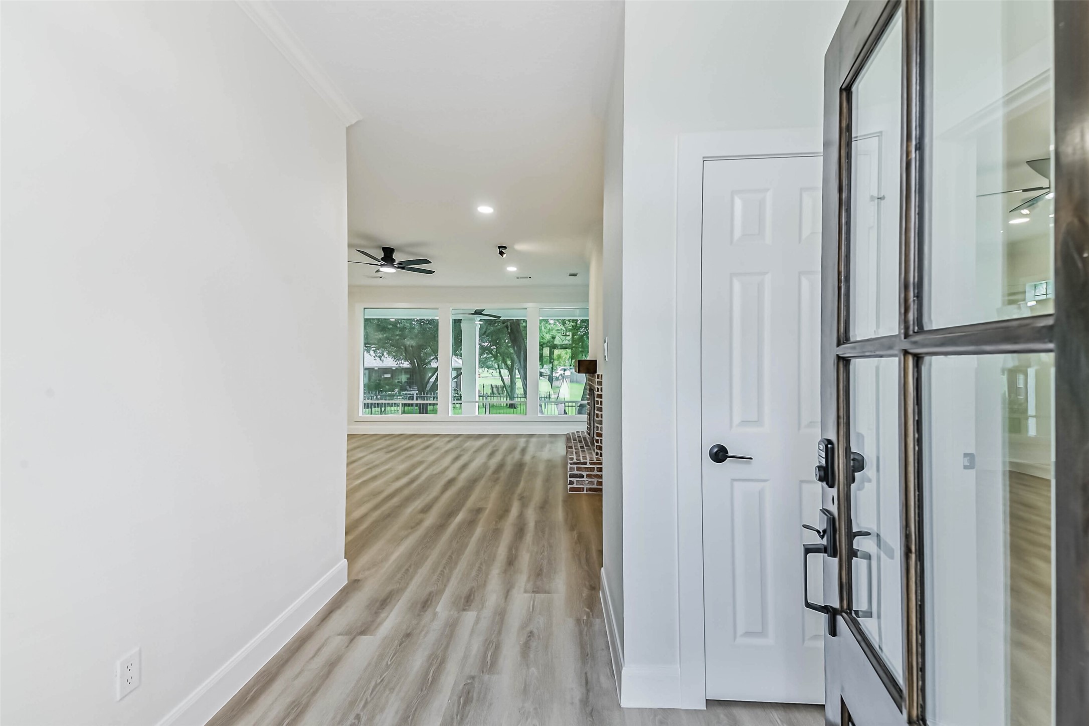 103 Forest Court Conroe, TX 77356 - Photo 6 of 40