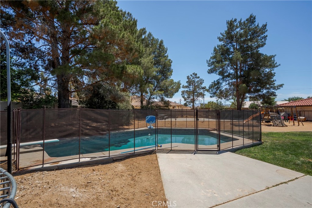 19954 Tinne Road Apple Valley, CA 92307 - Photo 32 of 54