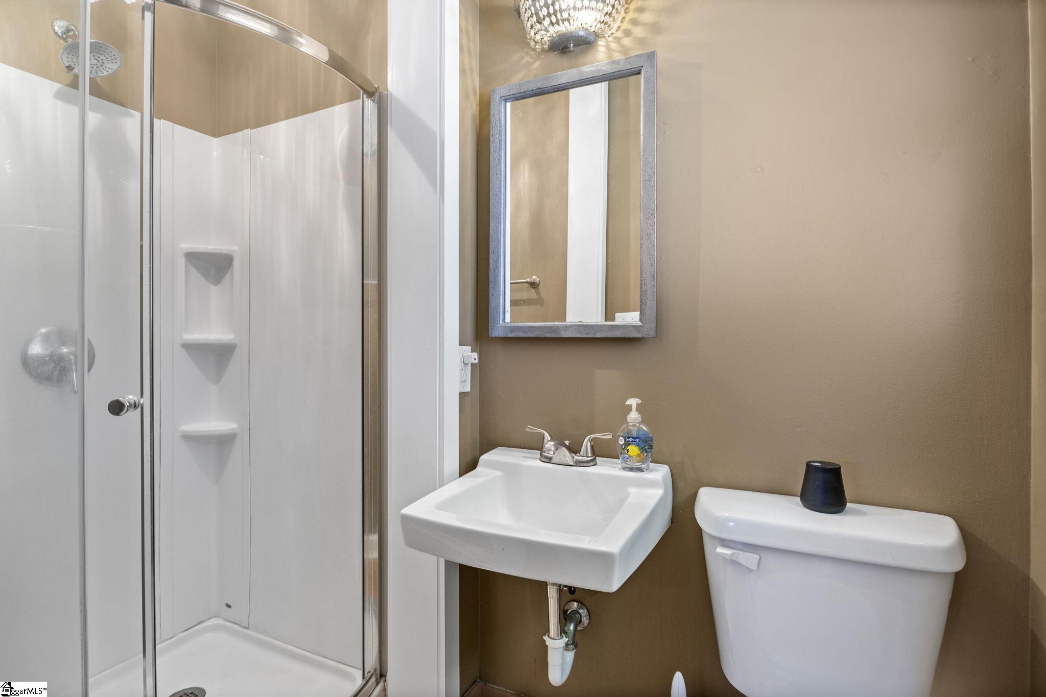 4009 Edwards Road Taylors, SC 29687 - Photo 13 of 22 Gallery Image 13
