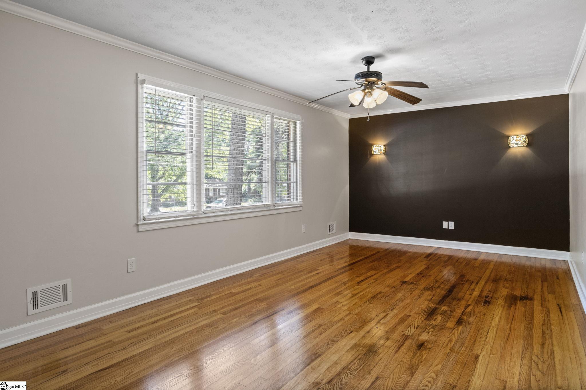 4009 Edwards Road Taylors, SC 29687 - Photo 3 of 22 Gallery Image 3
