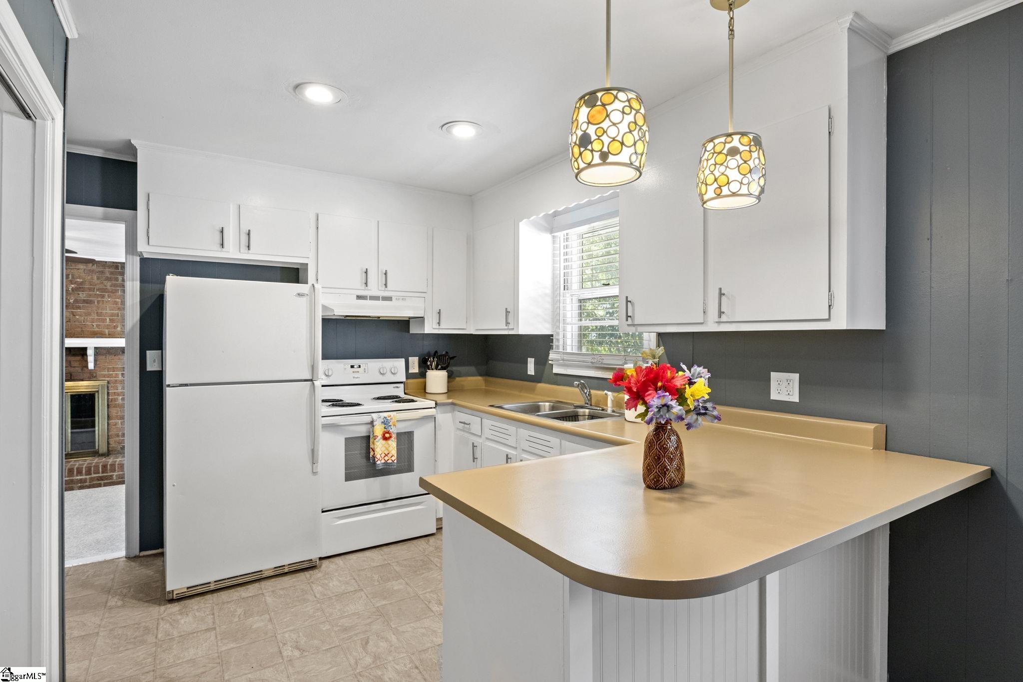 4009 Edwards Road Taylors, SC 29687 - Photo 7 of 22 Gallery Image 7