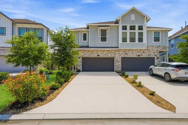 $318,900 | 649 Royal Arch Drive, Conroe, TX 77304