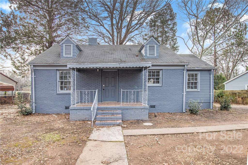 2721 Mayflower Road Charlotte, NC 28208 - Photo 1 of 19 Gallery Image 1