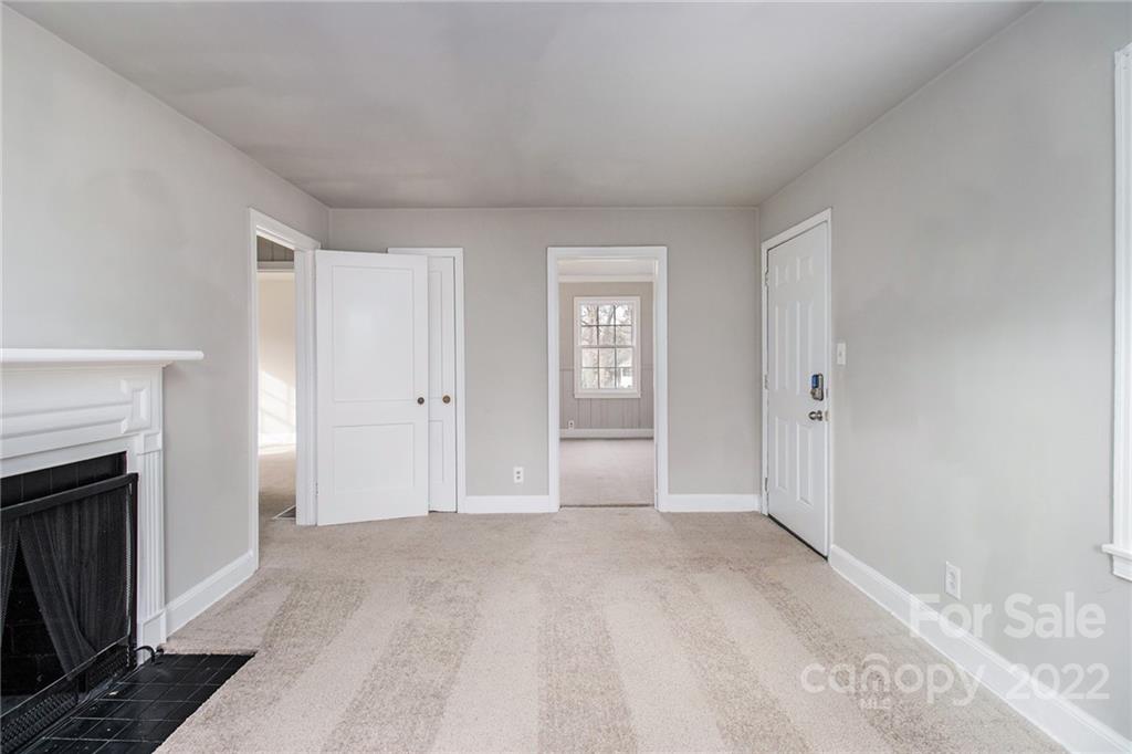 2721 Mayflower Road Charlotte, NC 28208 - Photo 11 of 19 Gallery Image 11