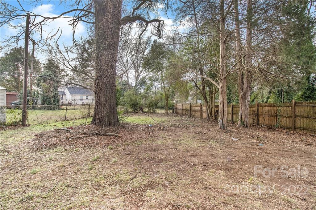 2721 Mayflower Road Charlotte, NC 28208 - Photo 14 of 19 Gallery Image 14