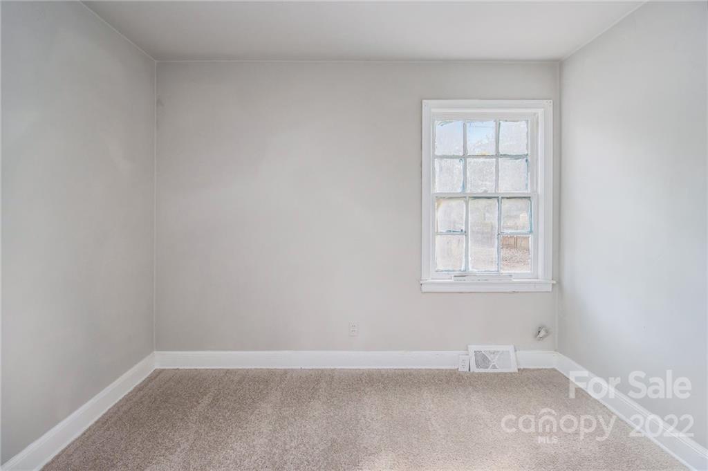 2721 Mayflower Road Charlotte, NC 28208 - Photo 17 of 19 Gallery Image 17