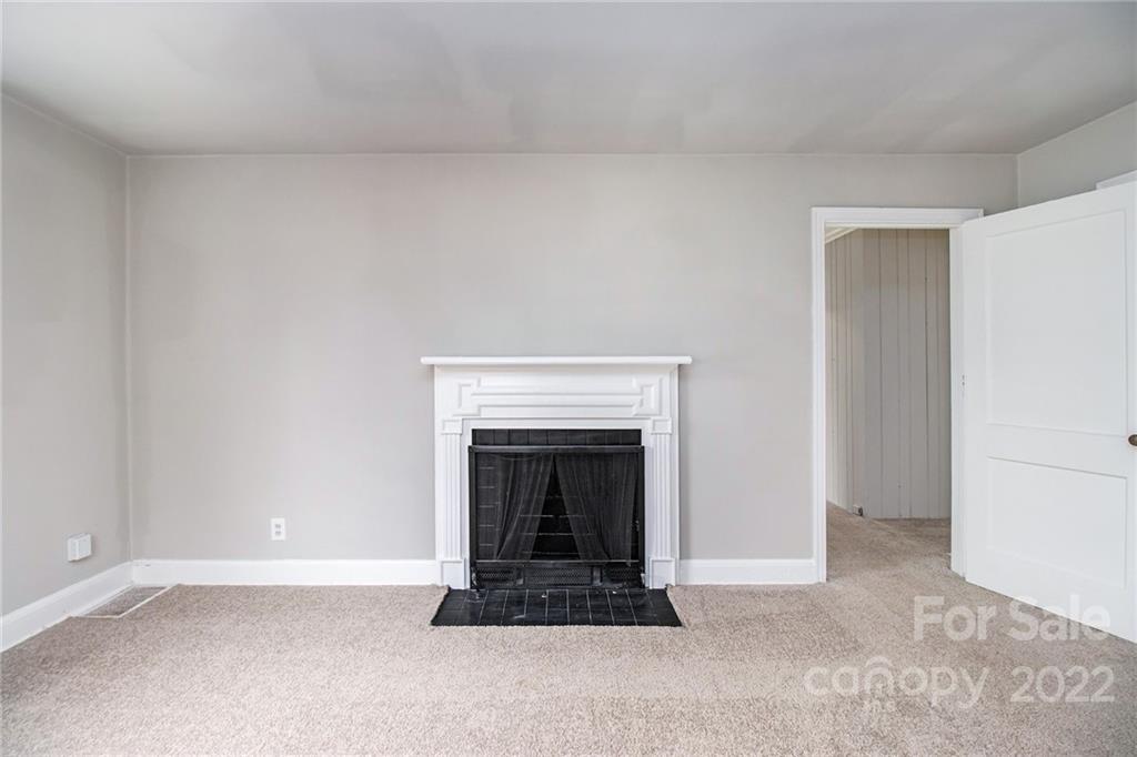 2721 Mayflower Road Charlotte, NC 28208 - Photo 5 of 19 Gallery Image 5