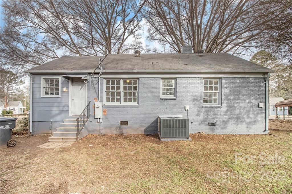 2721 Mayflower Road Charlotte, NC 28208 - Photo 7 of 19 Gallery Image 7