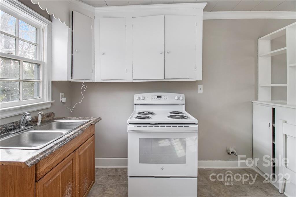 2721 Mayflower Road Charlotte, NC 28208 - Photo 8 of 19 Gallery Image 8