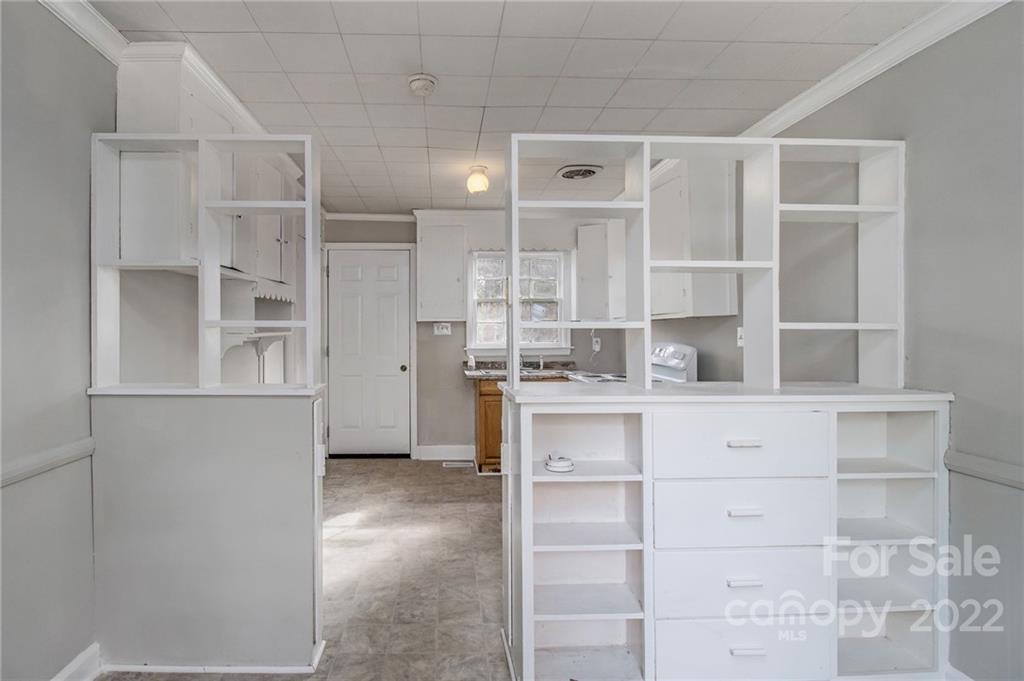 2721 Mayflower Road Charlotte, NC 28208 - Photo 10 of 19 Gallery Image 10
