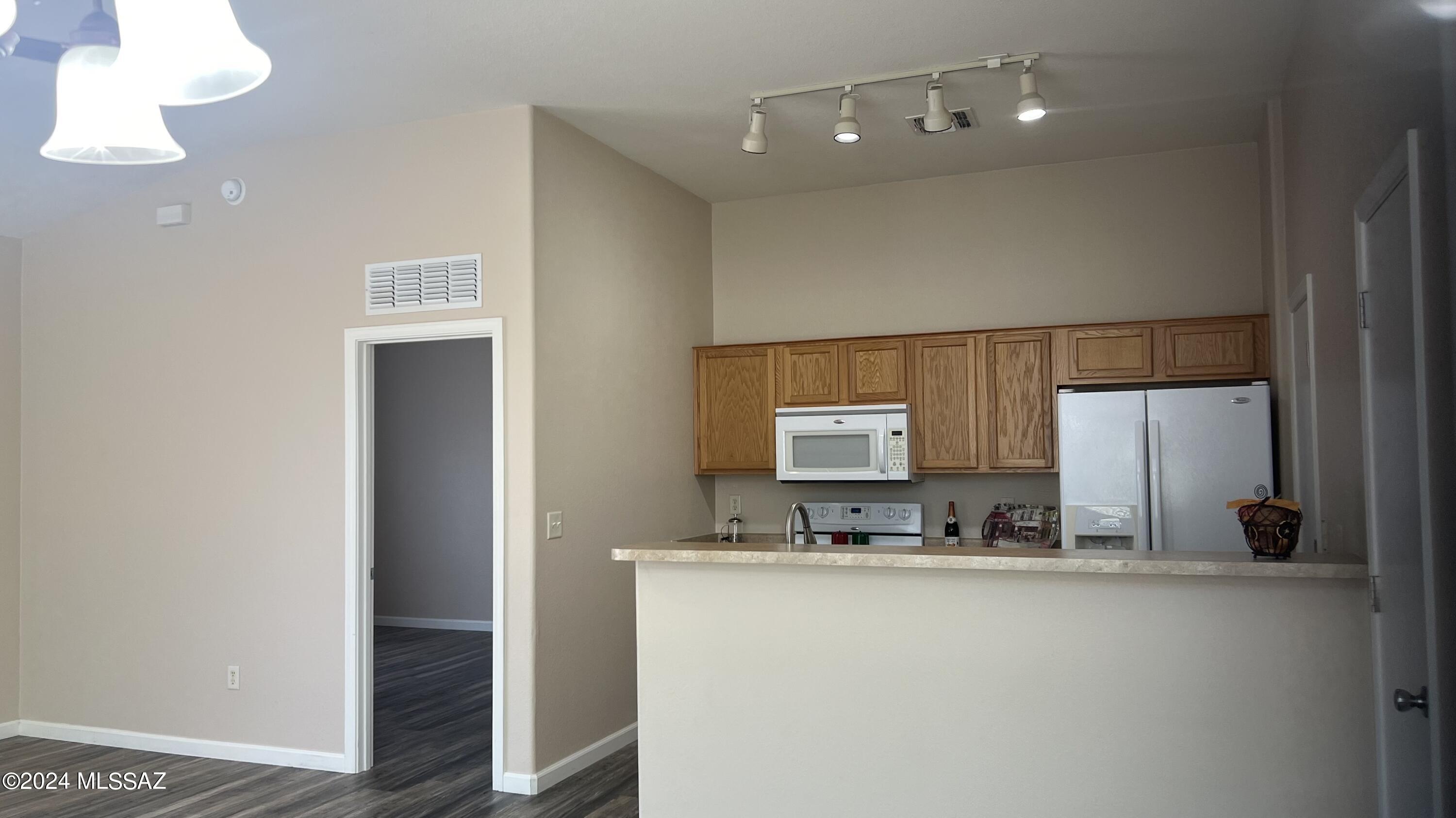 6020 South Avenida Ribero Tucson, AZ 85706 - Photo 12 of 41