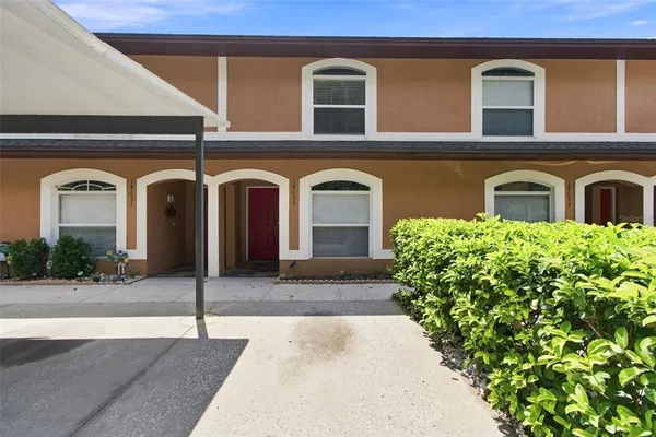 $2,100 | 14635 Par Club Circle, Tampa, FL 33618