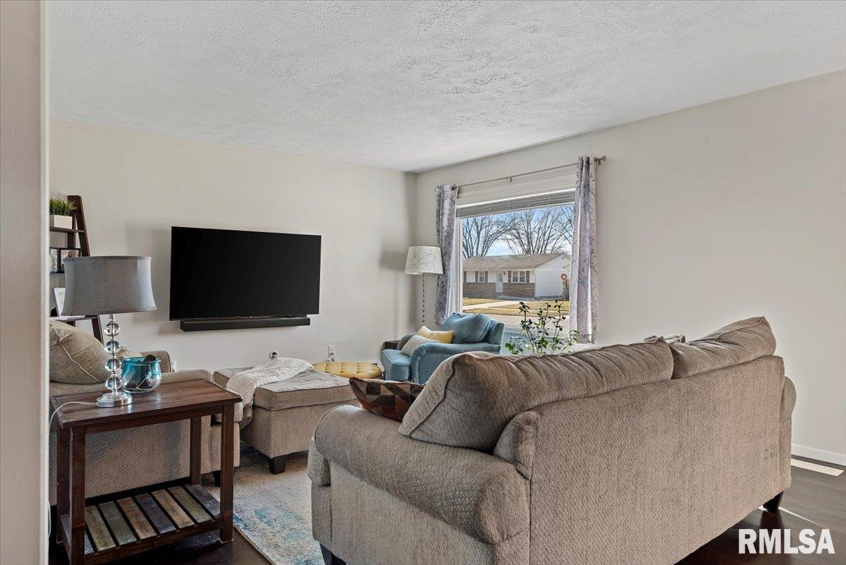 3009 Selkirk Road Springfield, IL 62702 - Photo 5 of 38