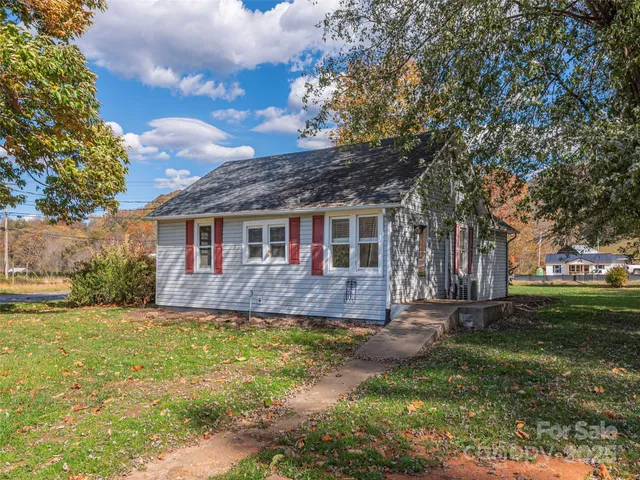 $250,000 | 39 Hemphill Road, Waynesville, NC 28785