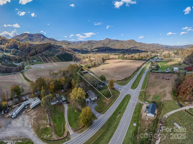 $250,000 | 39 Hemphill Road, Waynesville, NC 28785