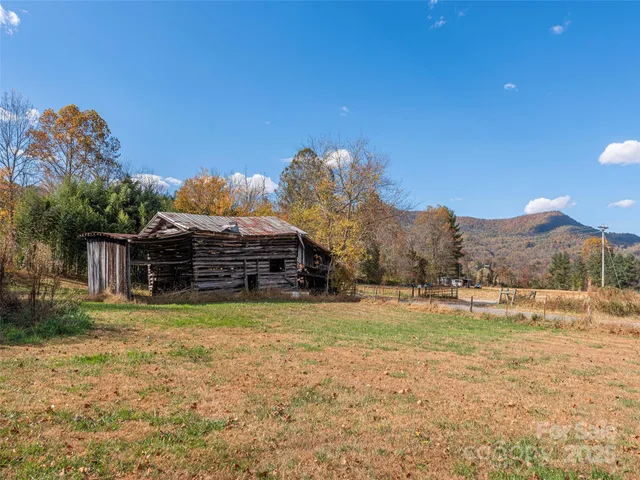 $250,000 | 39 Hemphill Road, Waynesville, NC 28785