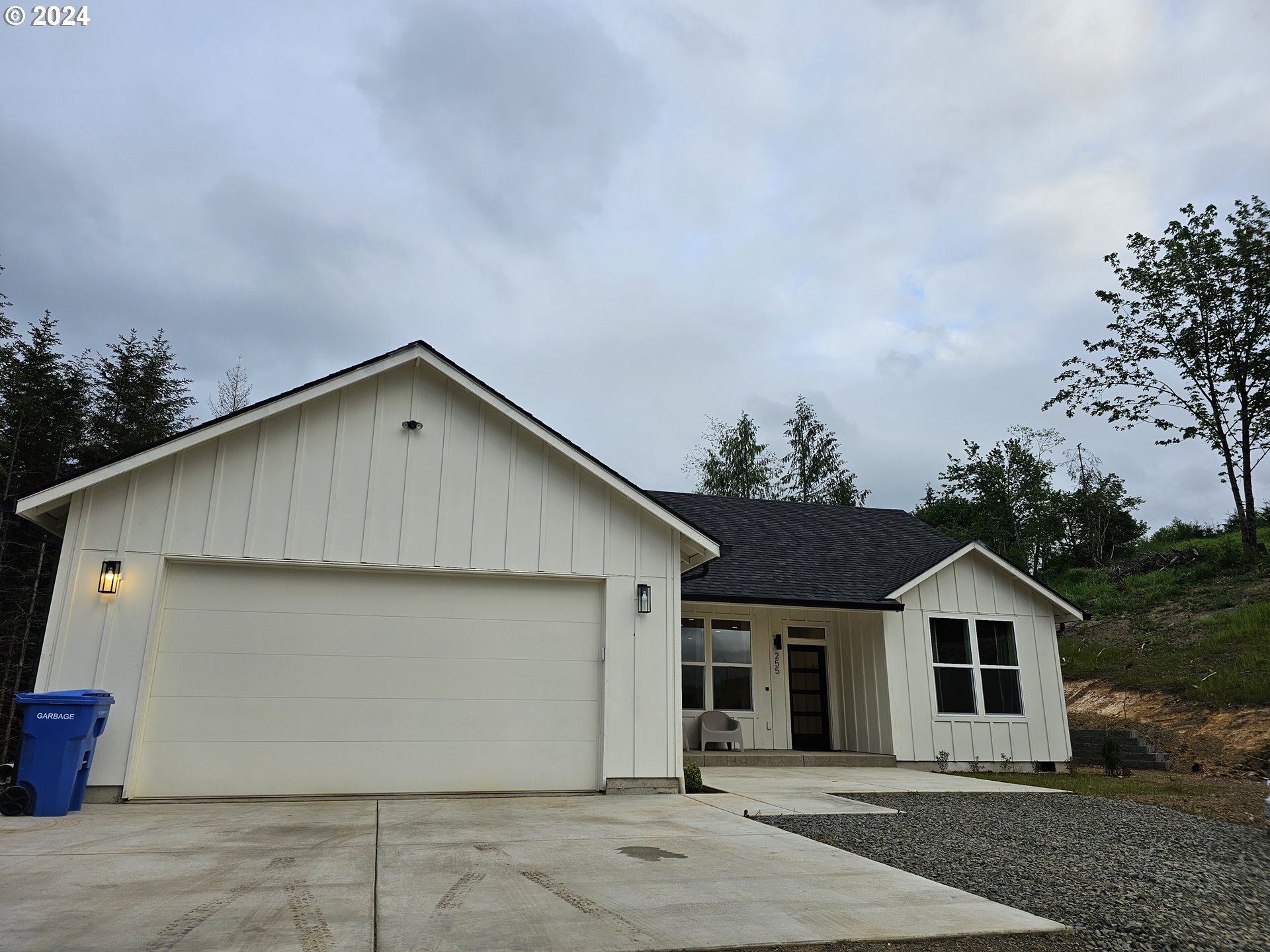 255 Young Road Kelso, WA 98626 - Photo 3 of 35 Gallery Image 3