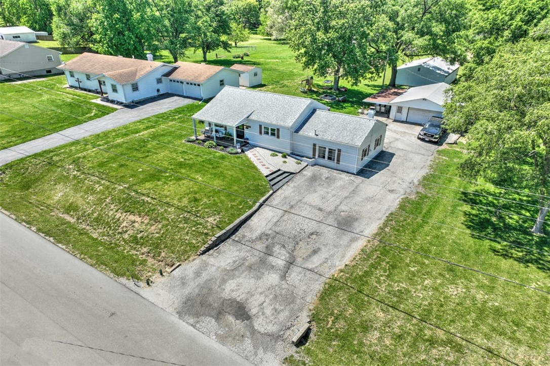 3137 Sandcreek Road Decatur, IL 62521 - Photo 3 of 26