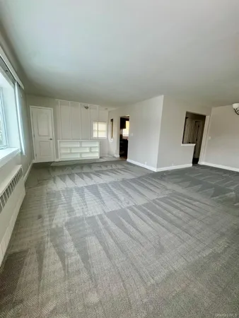 $3,200 | 15-14 200th Street, Unit 2 | Clearview