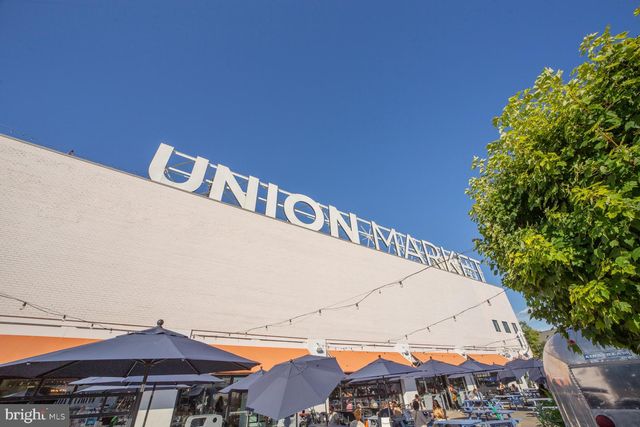 a view of a entryway of the building