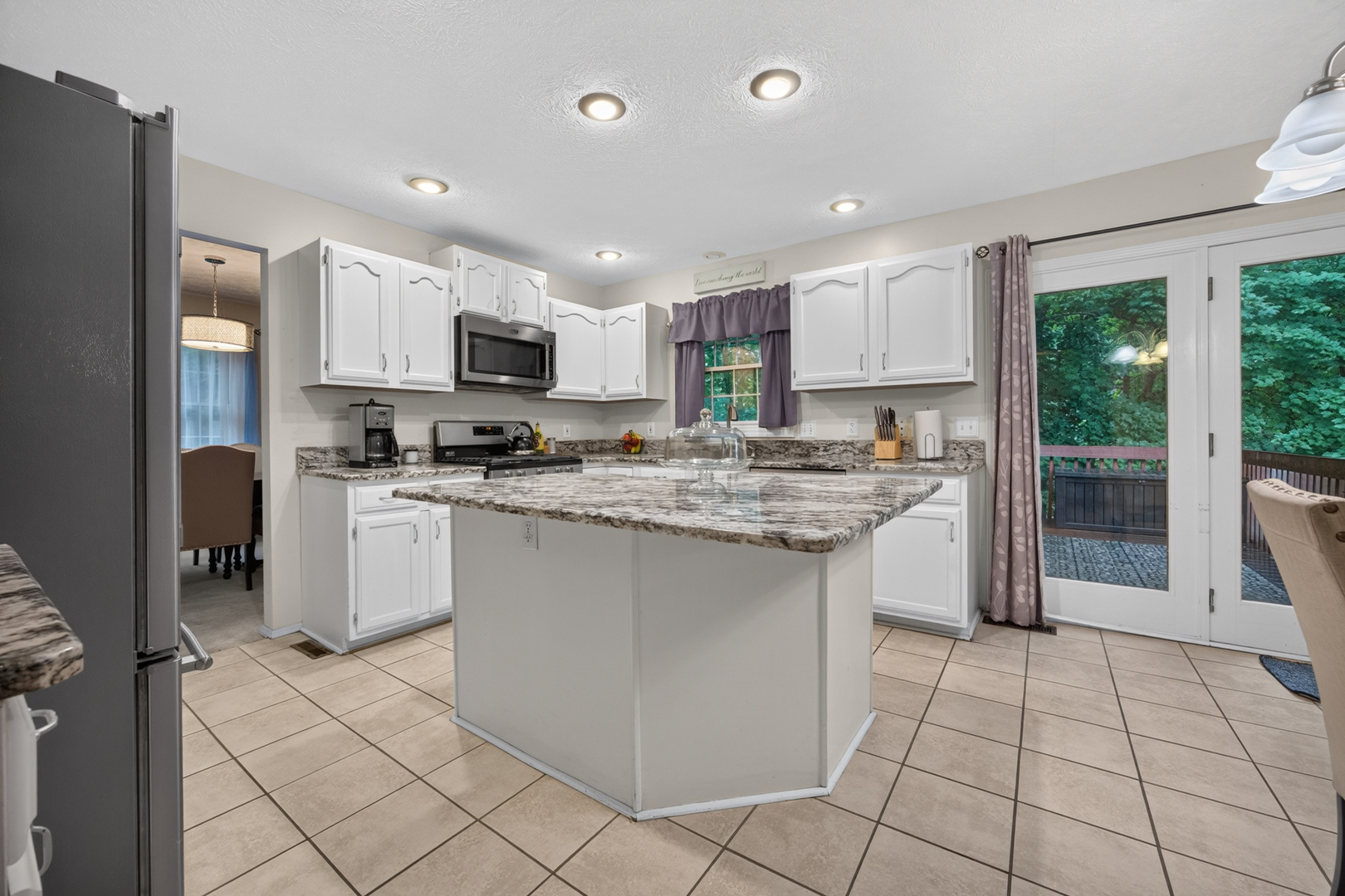 2 Scenic Point Bloomington, IL 61701 - Photo 6 of 56