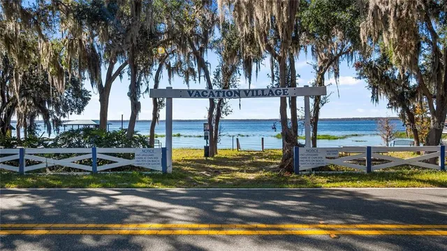 a view of a tennis court