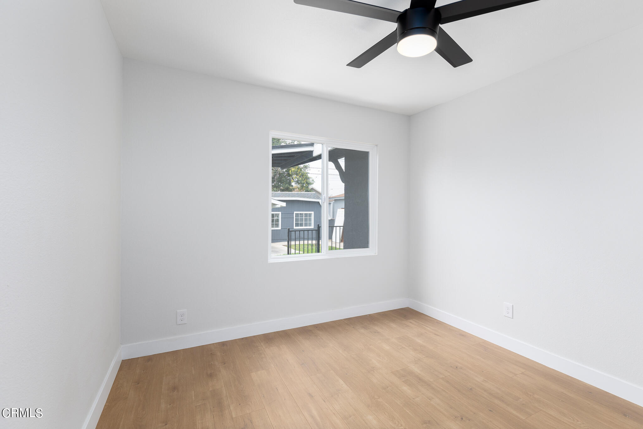 2485 Hanning Avenue Altadena, CA 91001 - Photo 17 of 36 an empty room with a window
