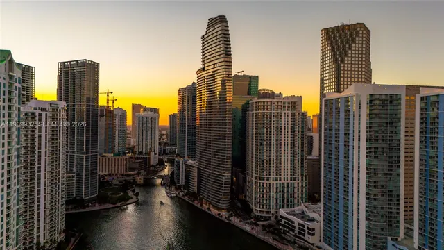 $23,000 | 300 Biscayne Blvd Way, Unit 4207, Miami, FL 33131