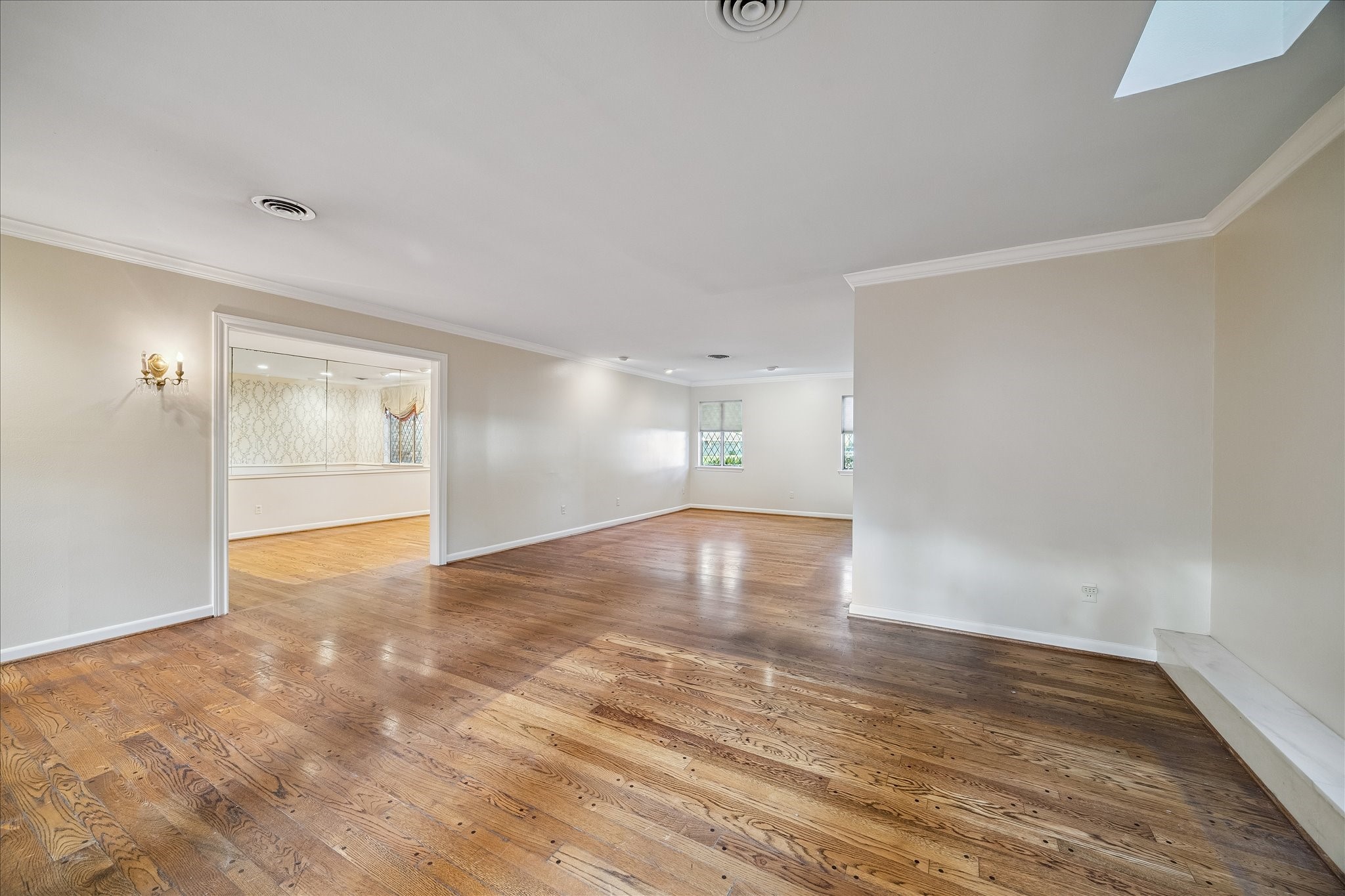 2126 Chimney Rock Road Houston, TX 77057 - Photo 5 of 30