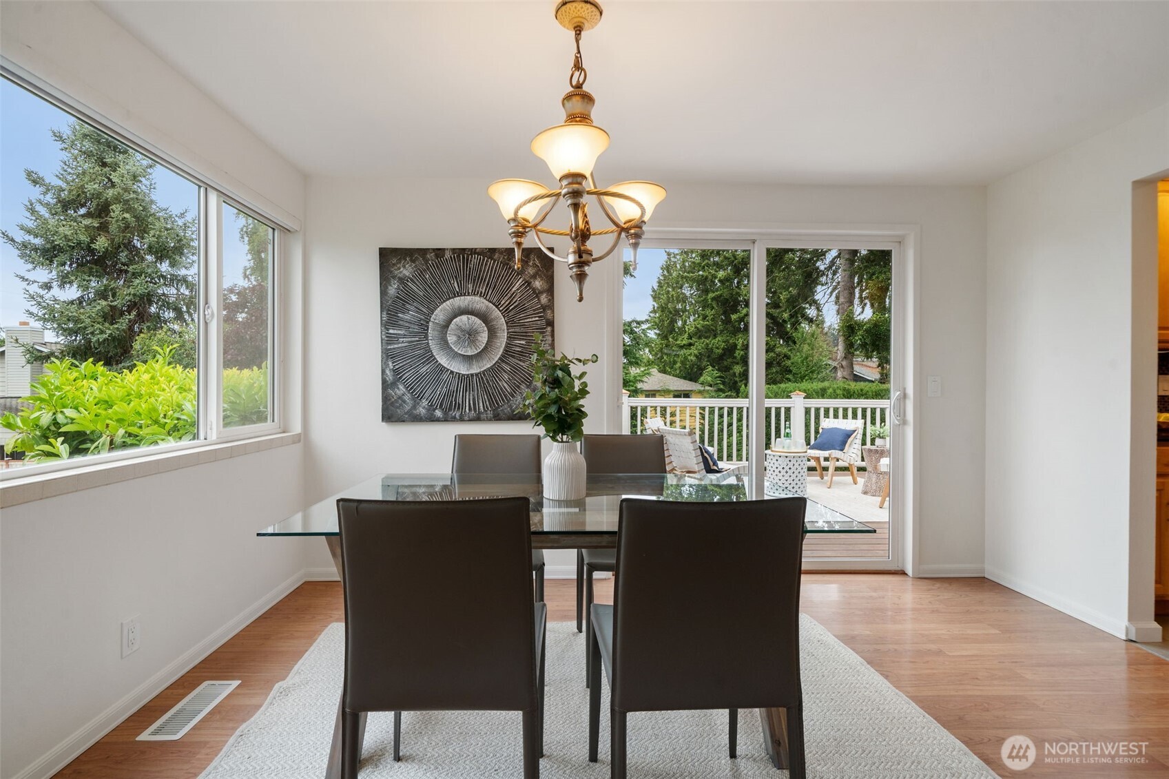 1011 Carol Way Edmonds, WA 98020 - Photo 11 of 40