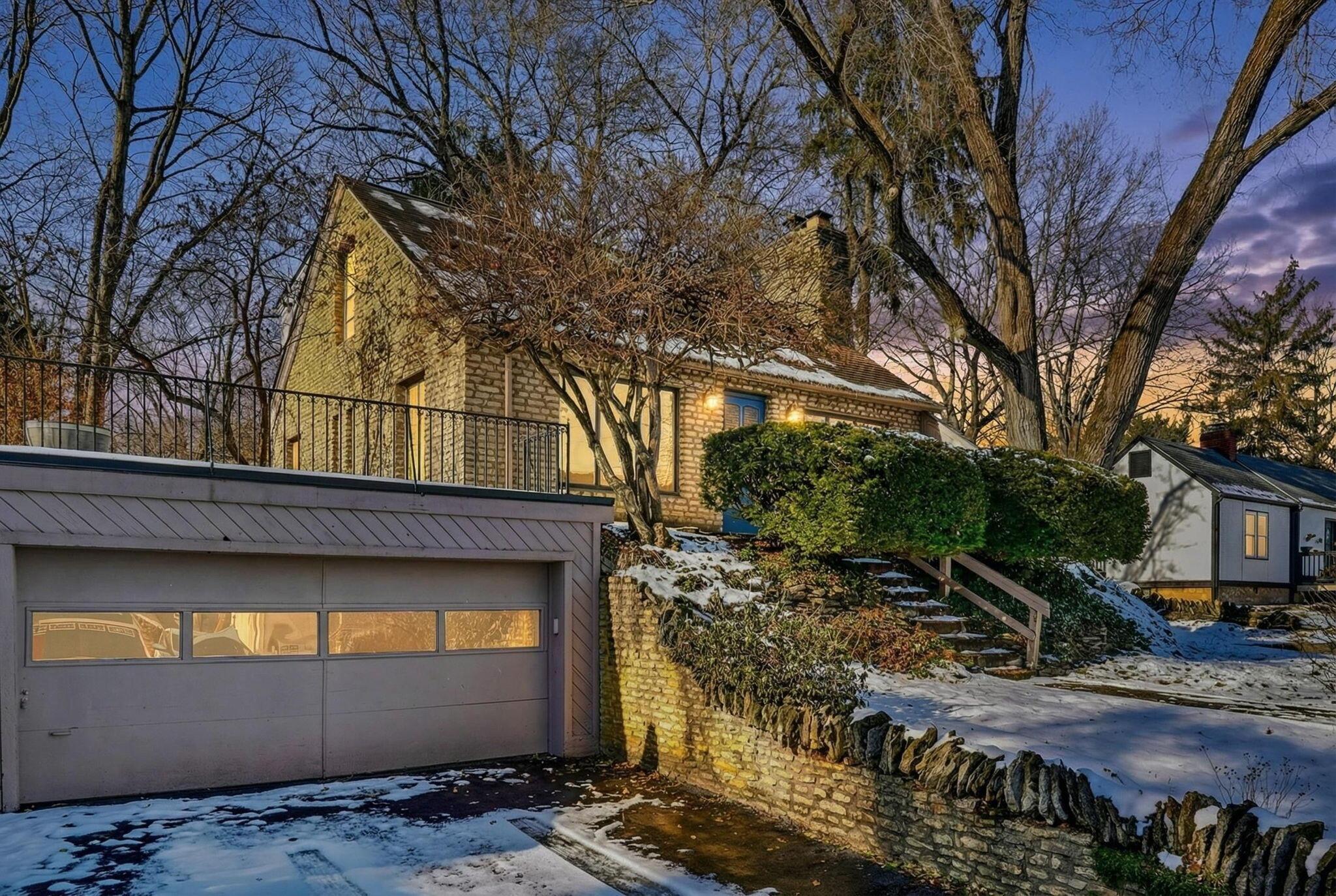 4827 Bellann Road Columbus, OH 43221 - Photo 84 of 85 FRONT AT DUSK