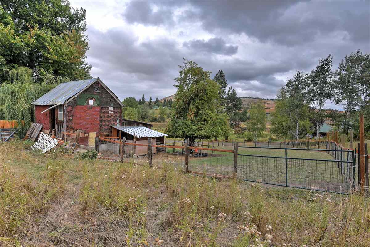 802 Seamon Road Tekoa, WA 99033 - Photo 18 of 20