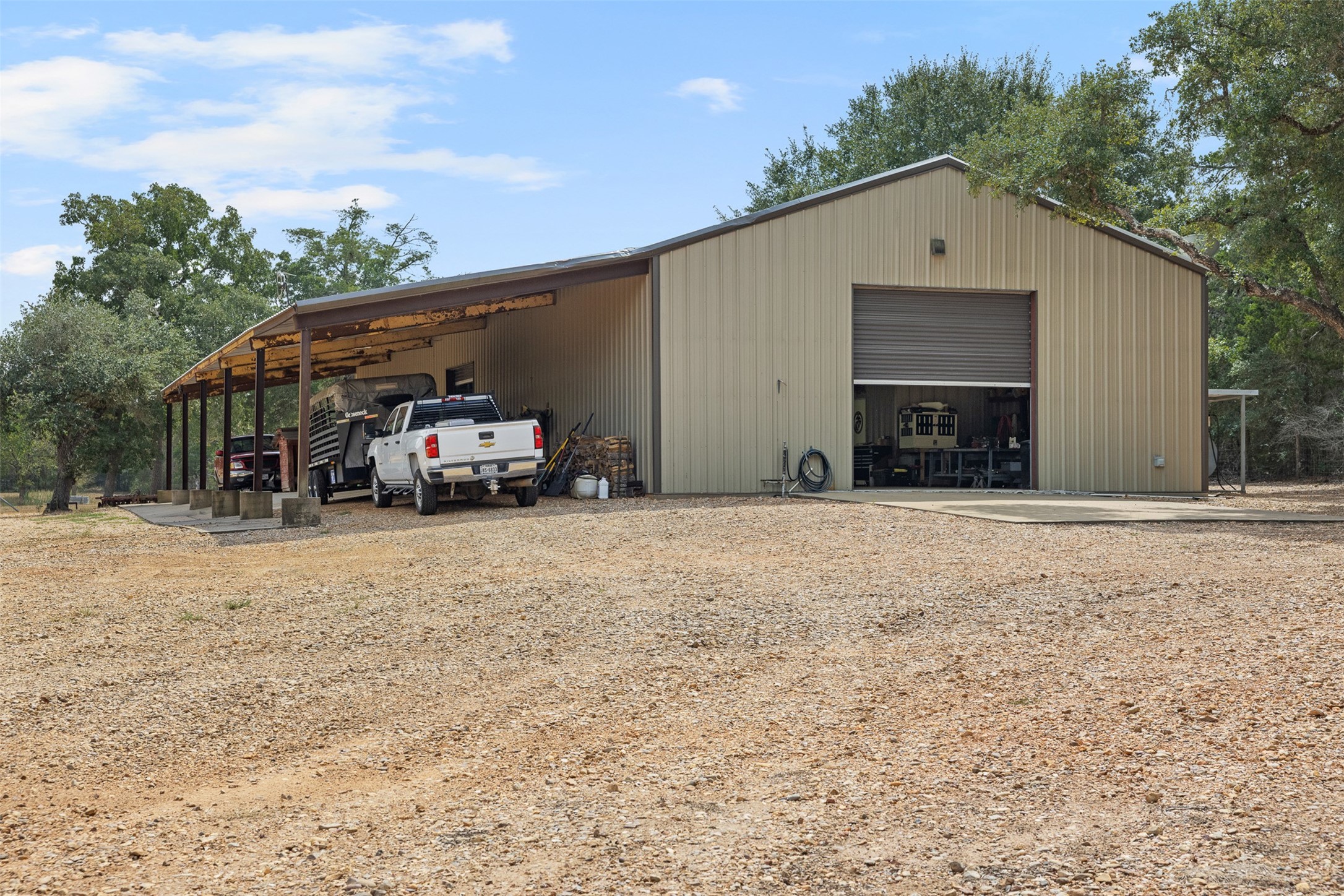 2574 FM 2434 Weimar, TX 78962 - Photo 5 of 48 Gallery Image 5