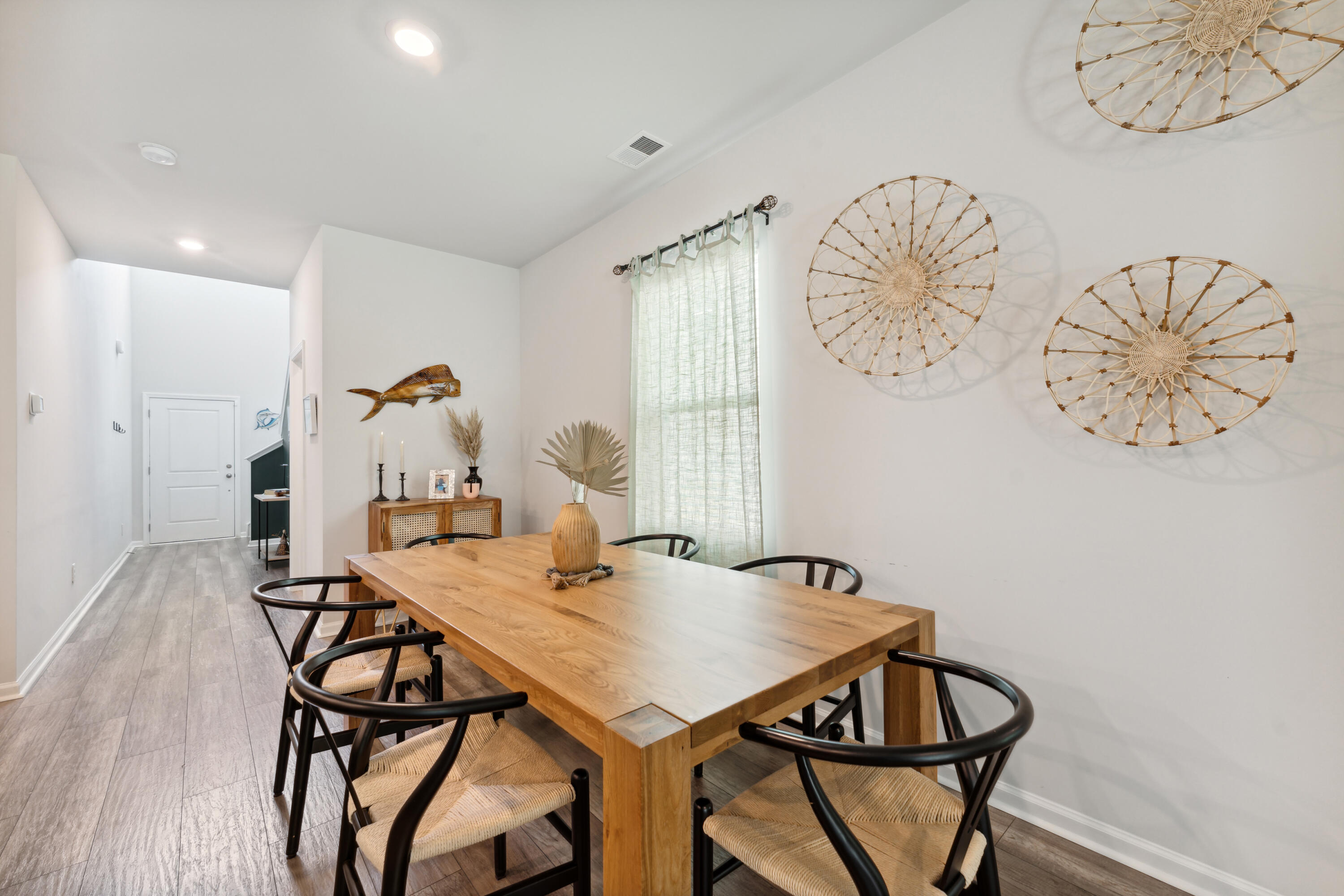 575 Spanish Wells Road Summerville, SC 29486 - Photo 9 of 24 Dining Area