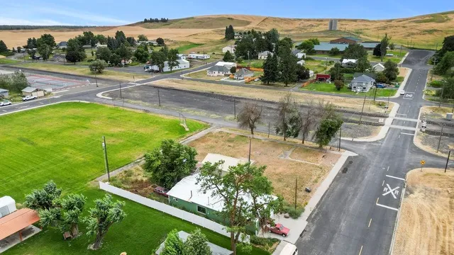 $140,000 | 160 Southwest Creston Avenue, Creston, WA 99117