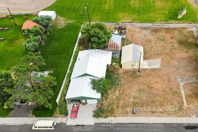 $140,000 | 160 Southwest Creston Avenue, Creston, WA 99117