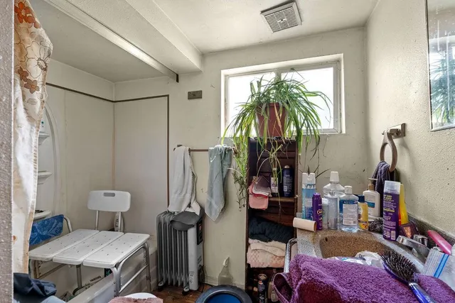 $140,000 | 160 Southwest Creston Avenue, Creston, WA 99117