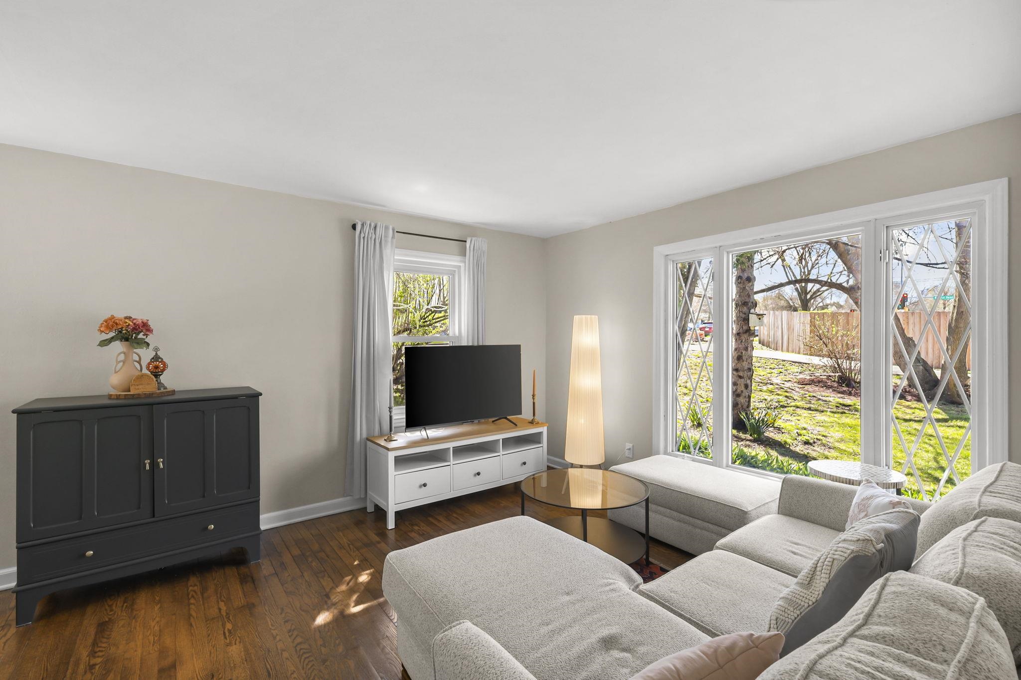 326 South Midvale Boulevard Madison, WI 53705 - Photo 4 of 31