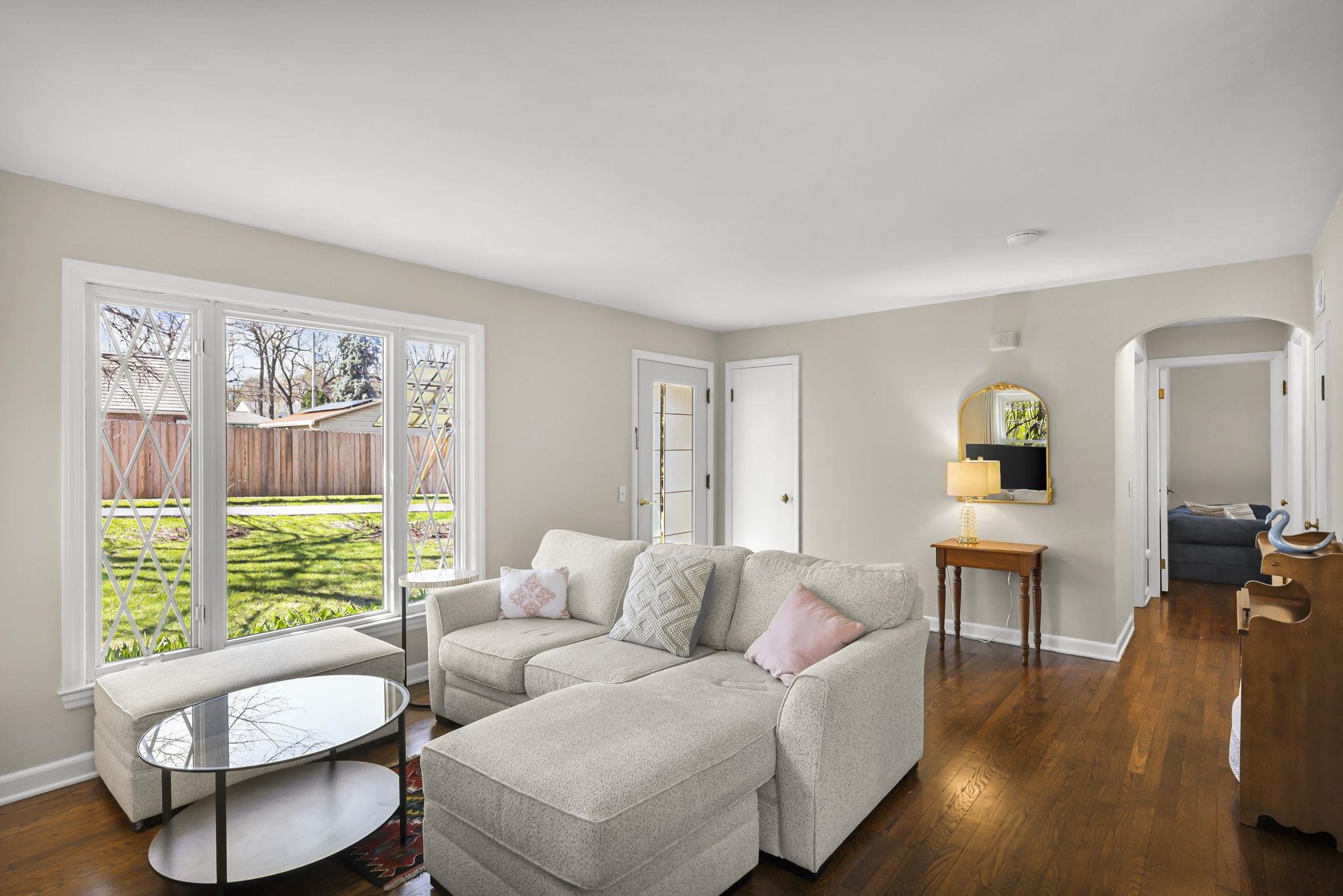 326 South Midvale Boulevard Madison, WI 53705 - Photo 6 of 31