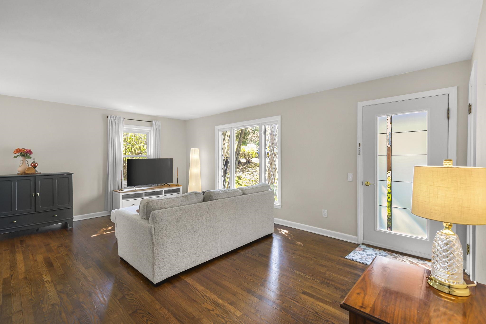 326 South Midvale Boulevard Madison, WI 53705 - Photo 8 of 31