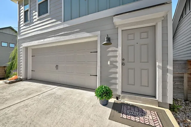 a view of a entryway door of the house