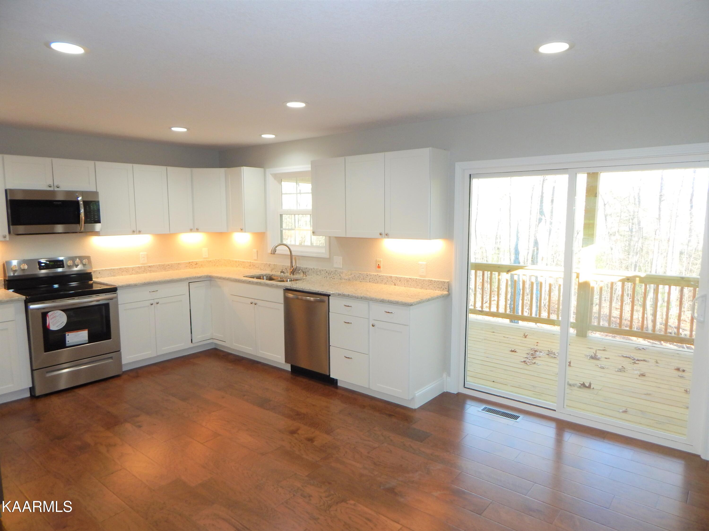 107 Peebles Road Crossville, TN 38558 - Photo 5 of 22 5