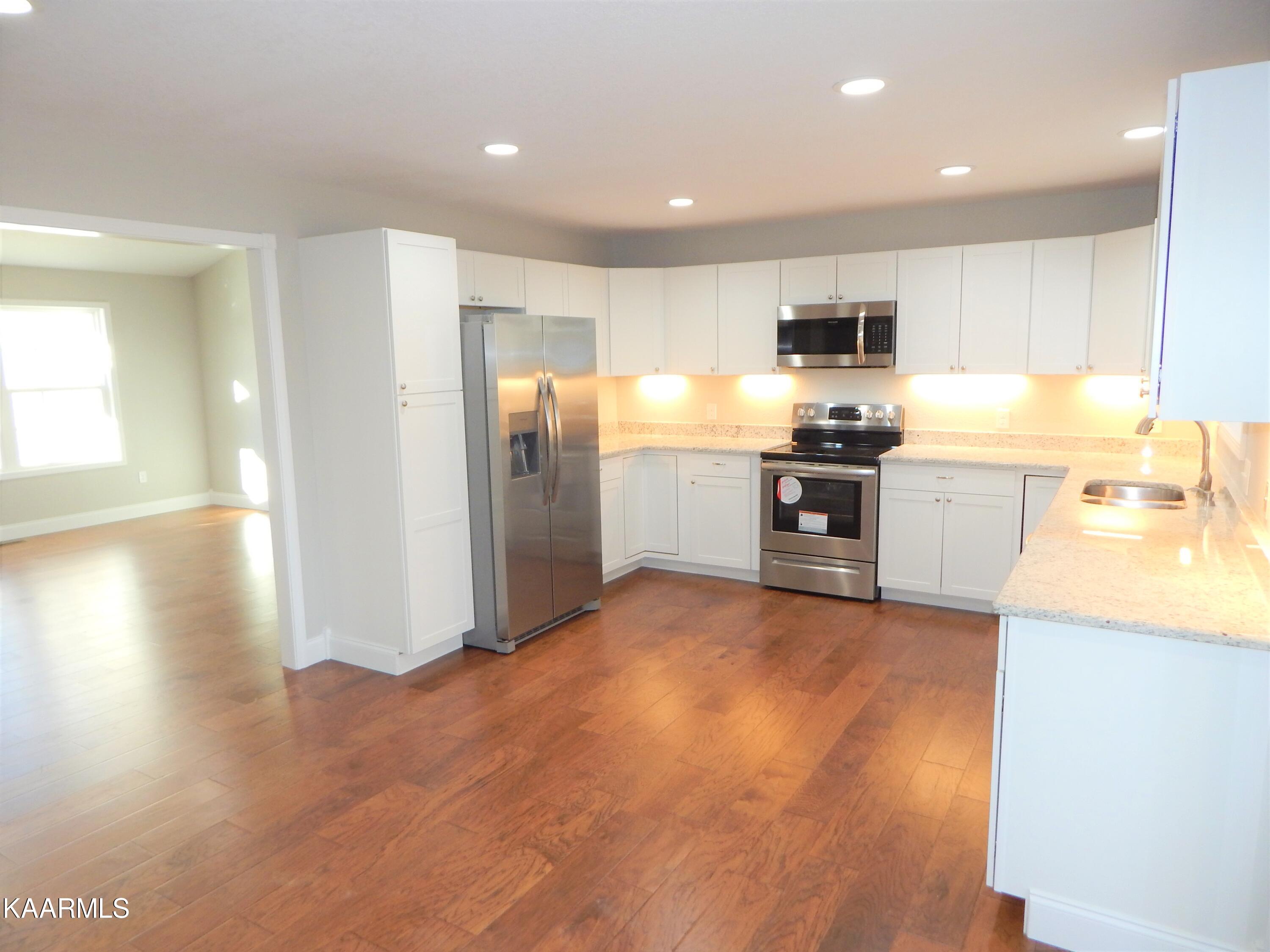 107 Peebles Road Crossville, TN 38558 - Photo 6 of 22 6