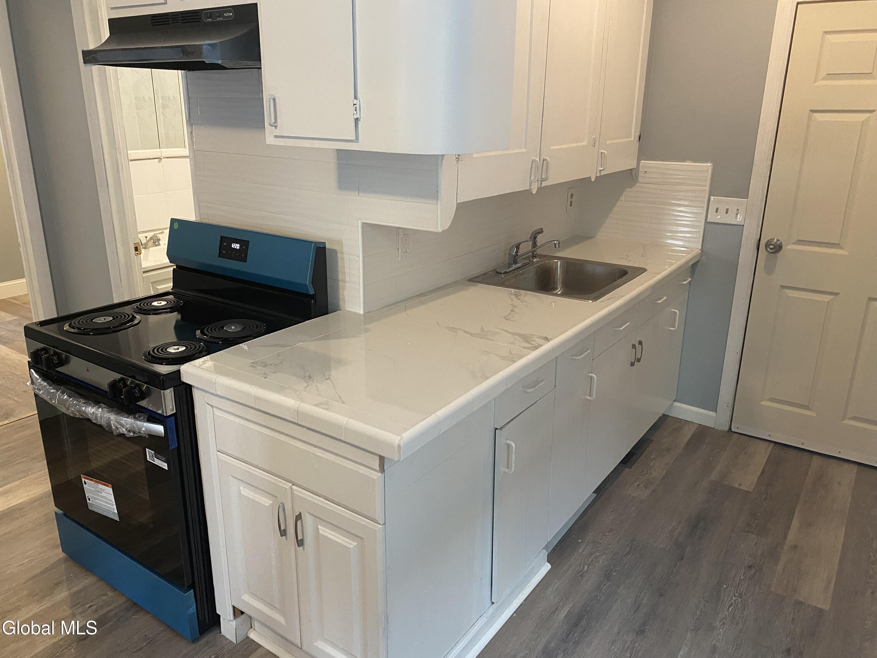 609 Bluff Avenue Schenectady, NY 12303 - Photo 16 of 44 IMG_7891